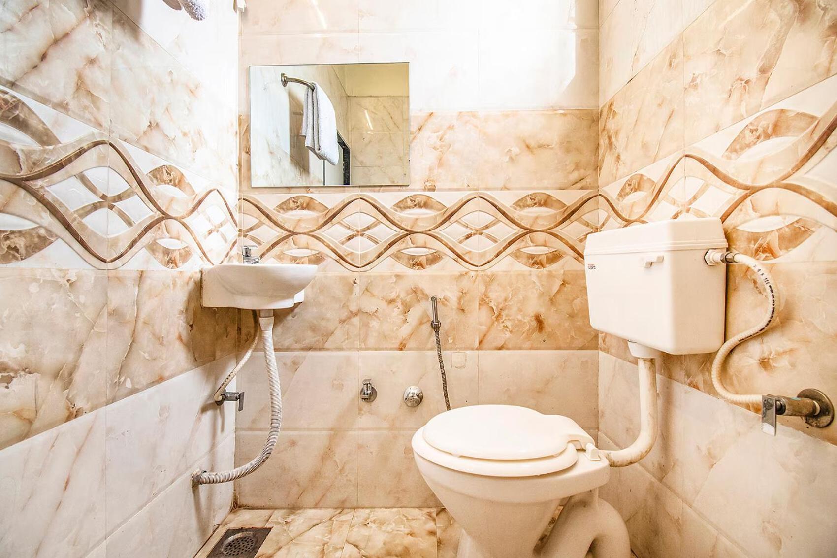 אחמדאבאד Fabhotel Maher Inn מראה חיצוני תמונה