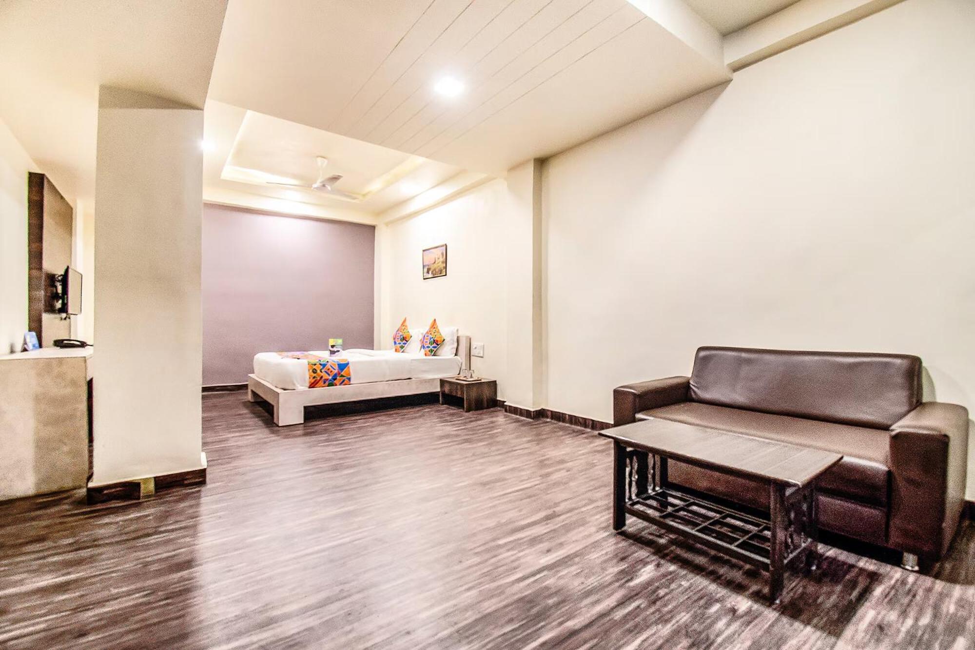 אחמדאבאד Fabhotel Maher Inn מראה חיצוני תמונה