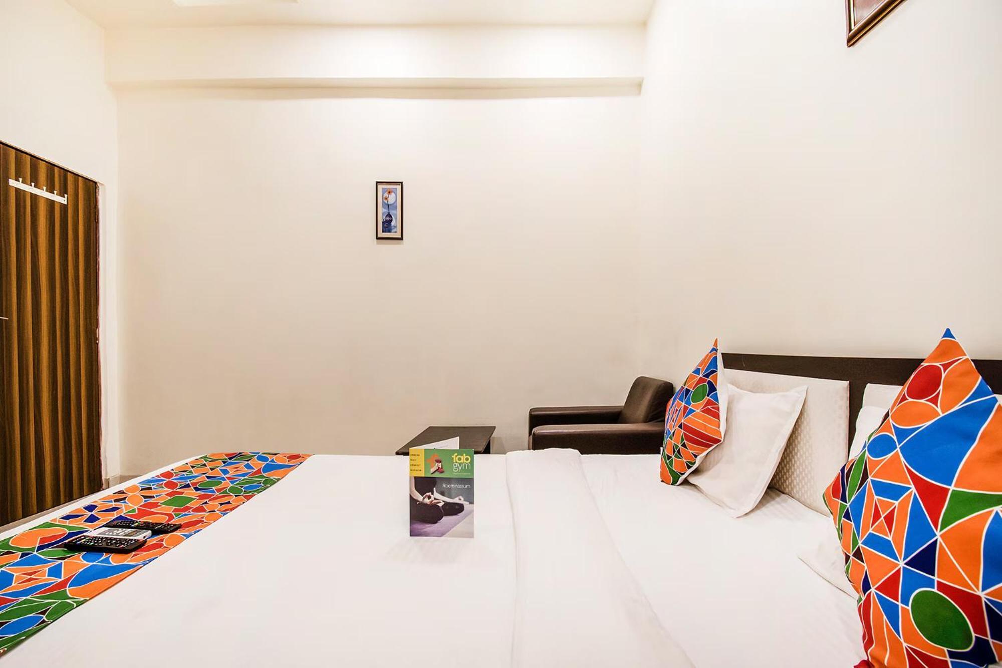 אחמדאבאד Fabhotel Maher Inn מראה חיצוני תמונה