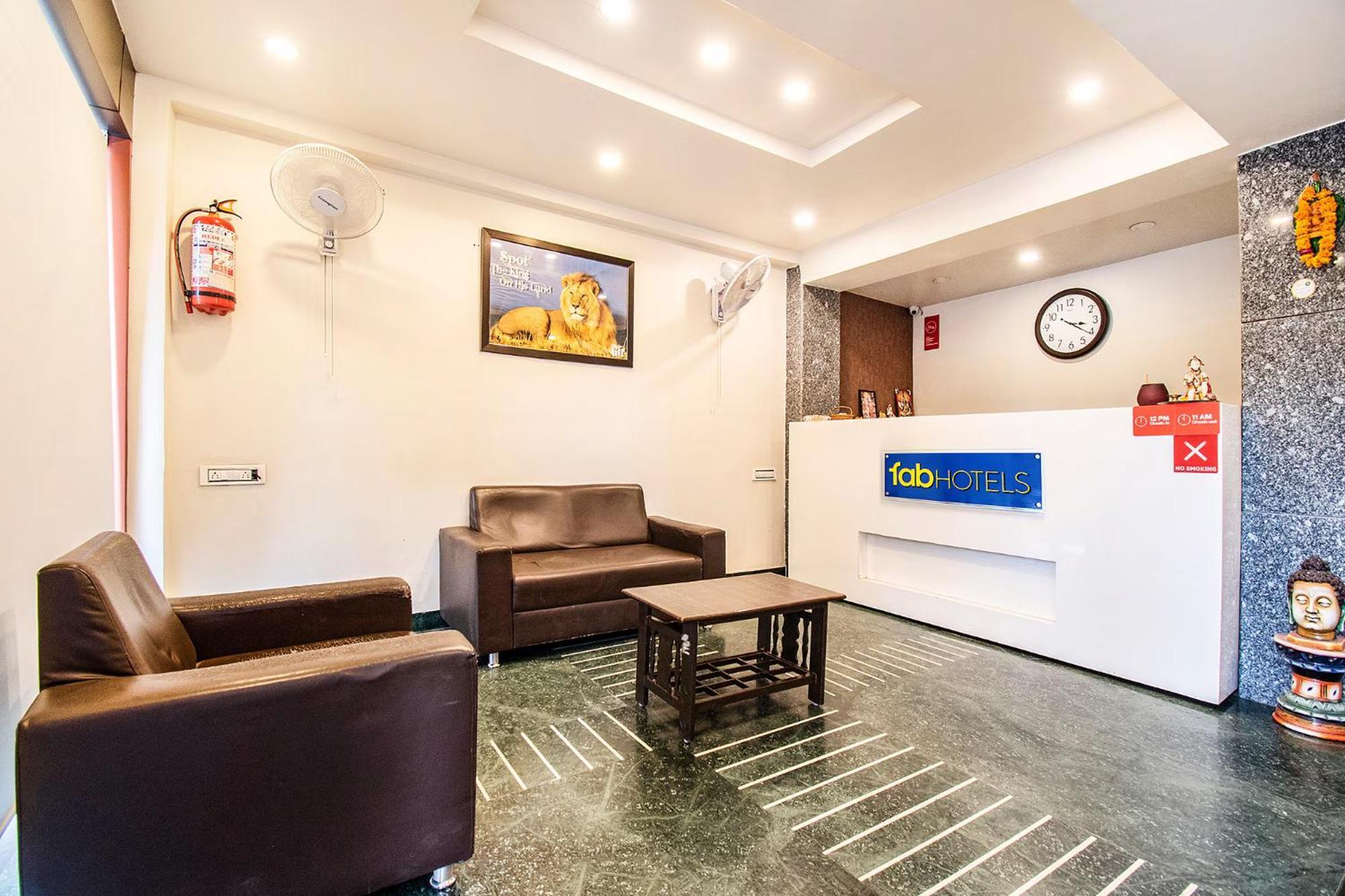 אחמדאבאד Fabhotel Maher Inn מראה חיצוני תמונה