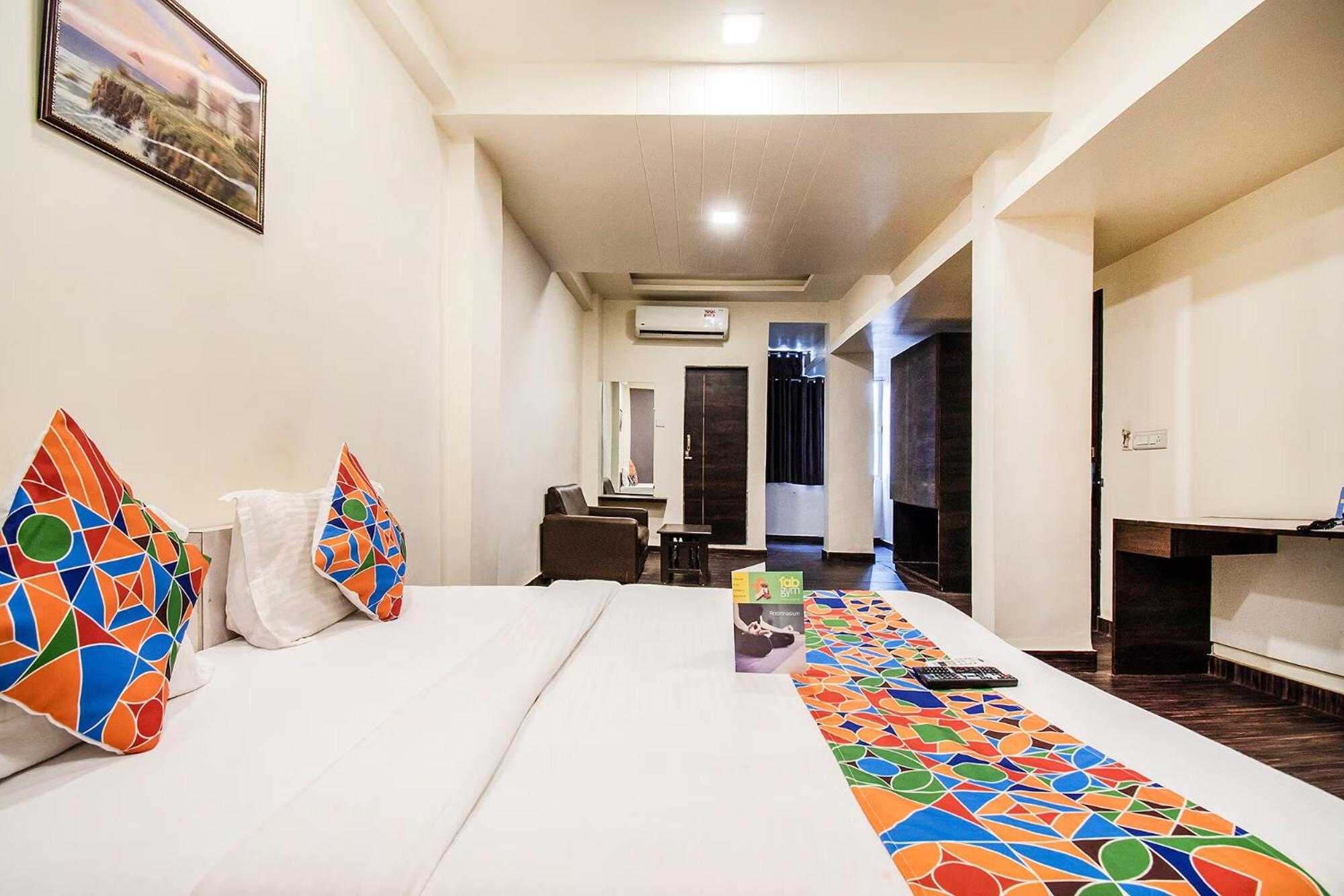 אחמדאבאד Fabhotel Maher Inn מראה חיצוני תמונה