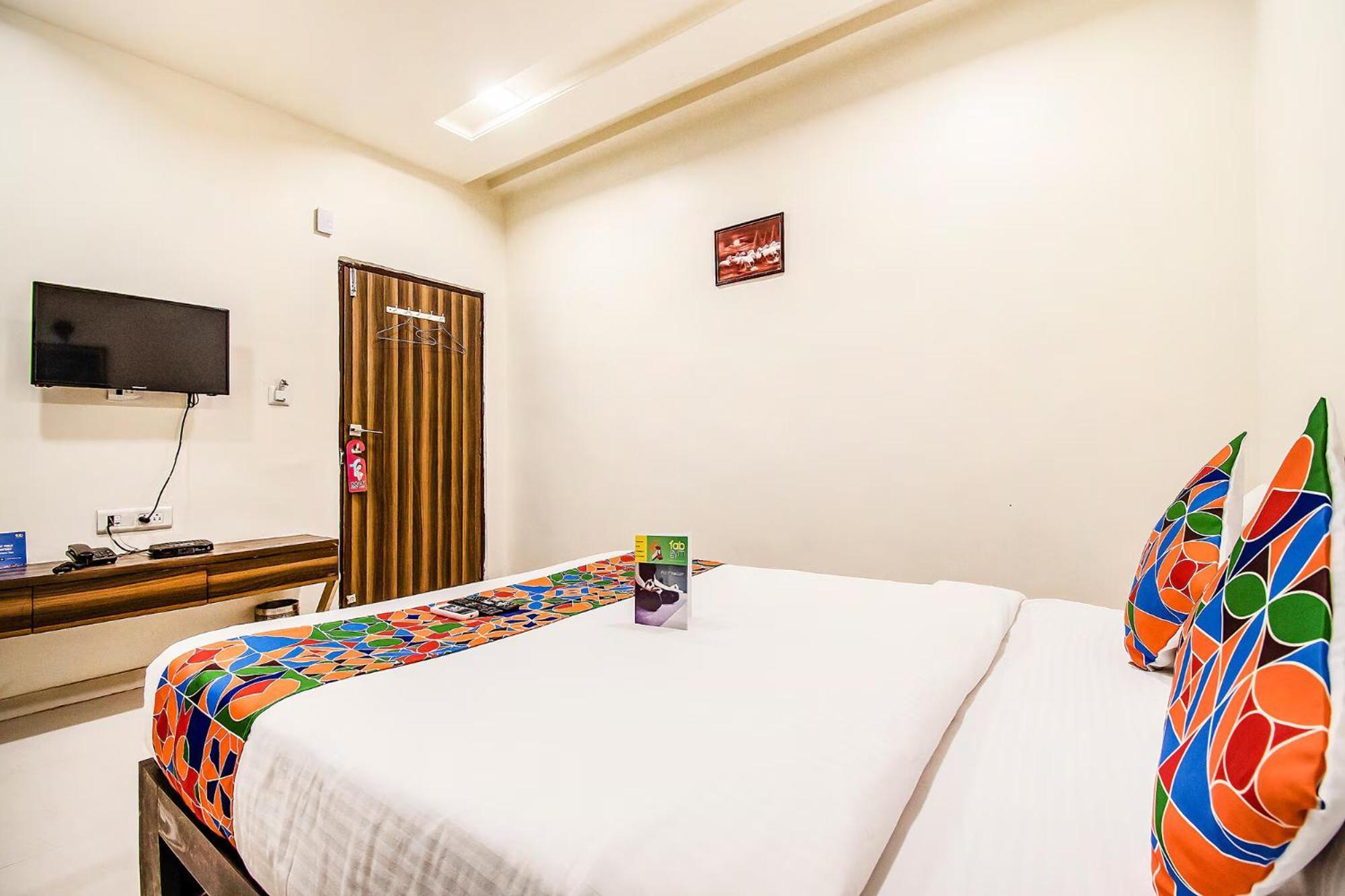 אחמדאבאד Fabhotel Maher Inn מראה חיצוני תמונה